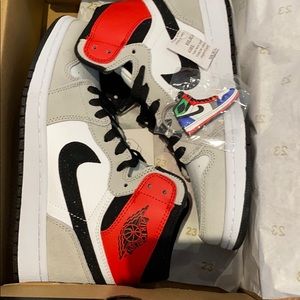 COPY - AIR JORDAN 1 WMNS SIZE 7 COLOURWAY:RED GRE…